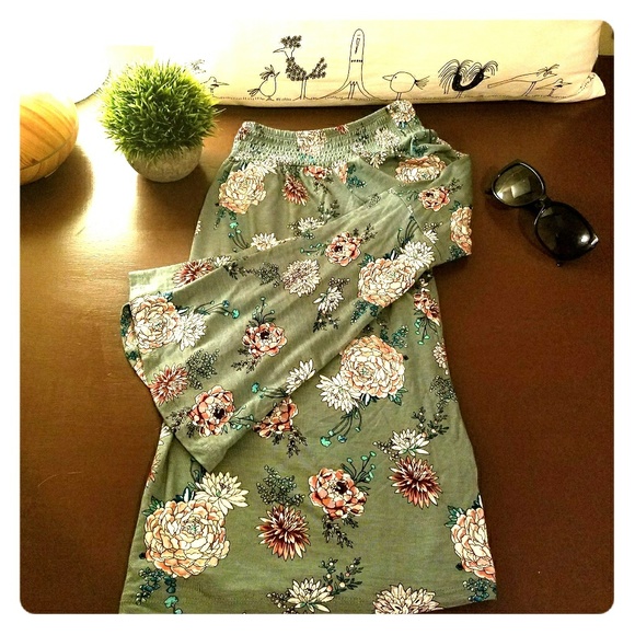 Ultra Flirt Tops - Gorgeous Green Floral Blouse